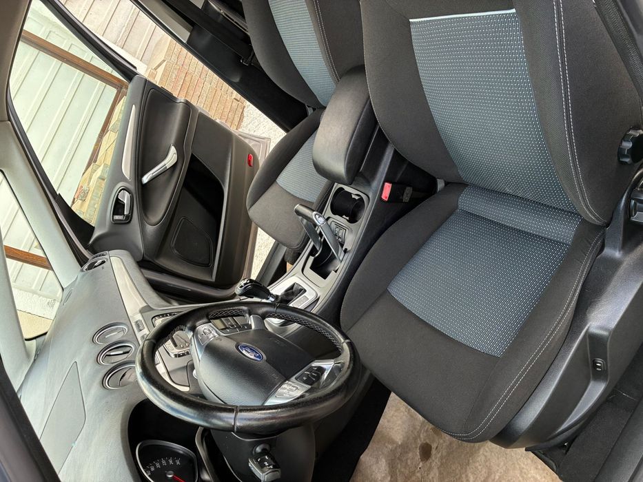 Vand ford galaxy 2012