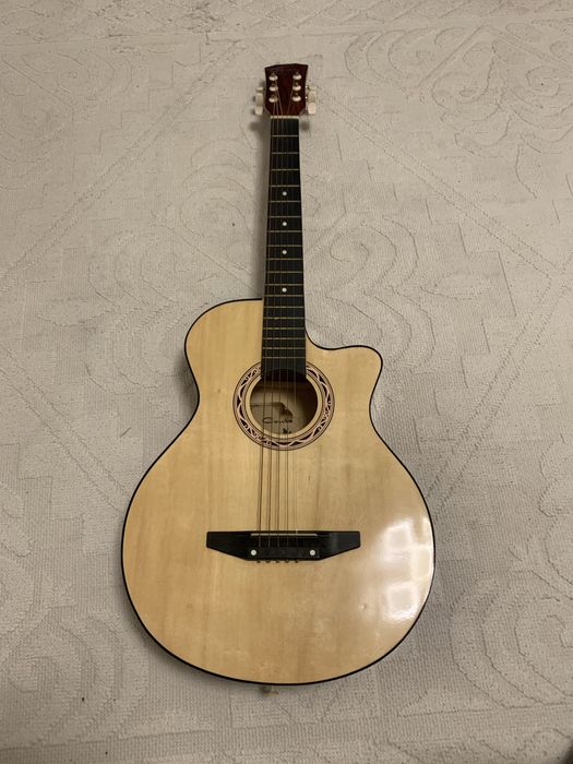 Акустическая гитара