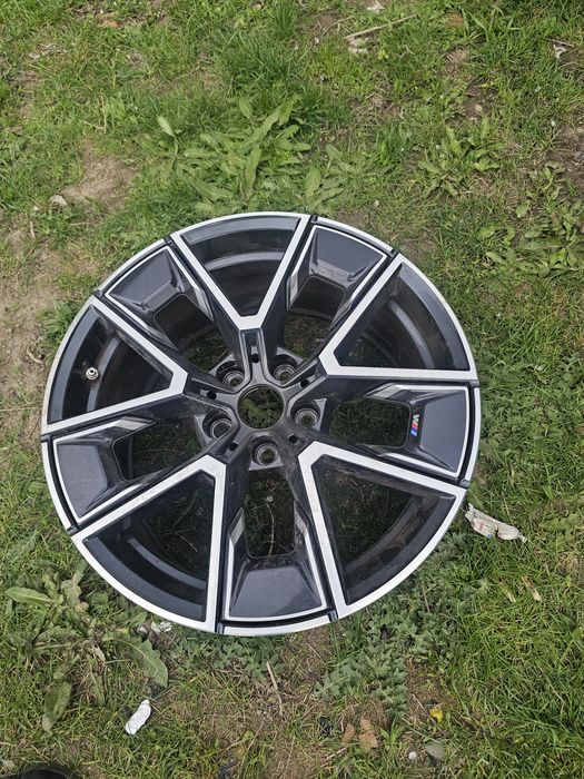 Vând o janta pentru BMW