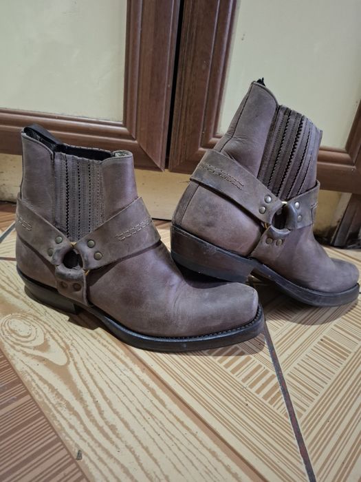 Vând cizme damă Western ! Mărime 37!