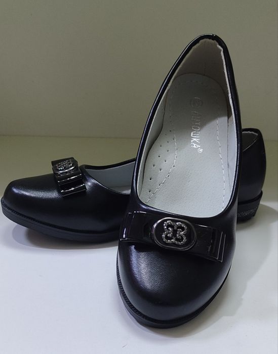 Продам новую детскую обувь