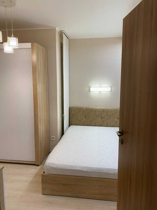 Дава се под наем Тристаен апартамент в София, Кръстова вада - 98 кв.м за 937 € - Снимка #11