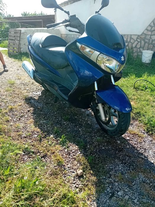 Скутер 200 кубикa