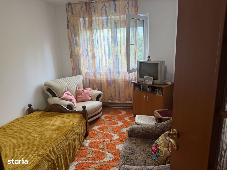 Apartament 2 camere, etaj 2, Zona Strada Botizului
