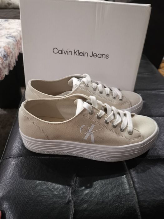 Оригинални дамски кецове Calvin Klein 38
