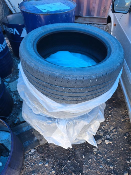 Продается Шины 215/50/17R