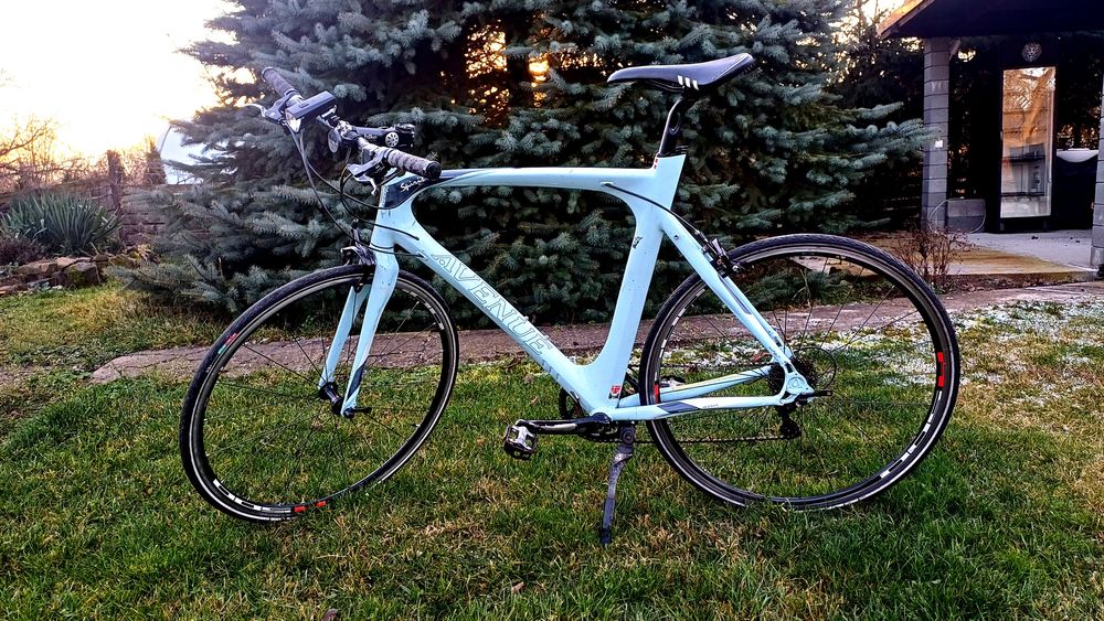 Bicicletă AVENUE – stare  bună, echipare Shimano GPS Tracker
