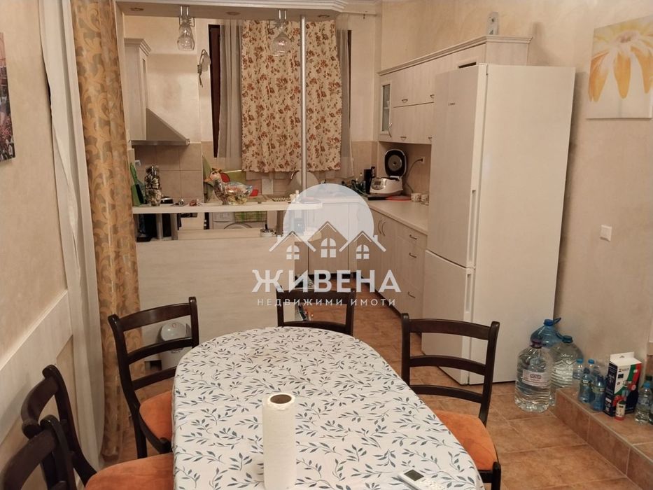 Продава къща-близнак в с. Рогачево