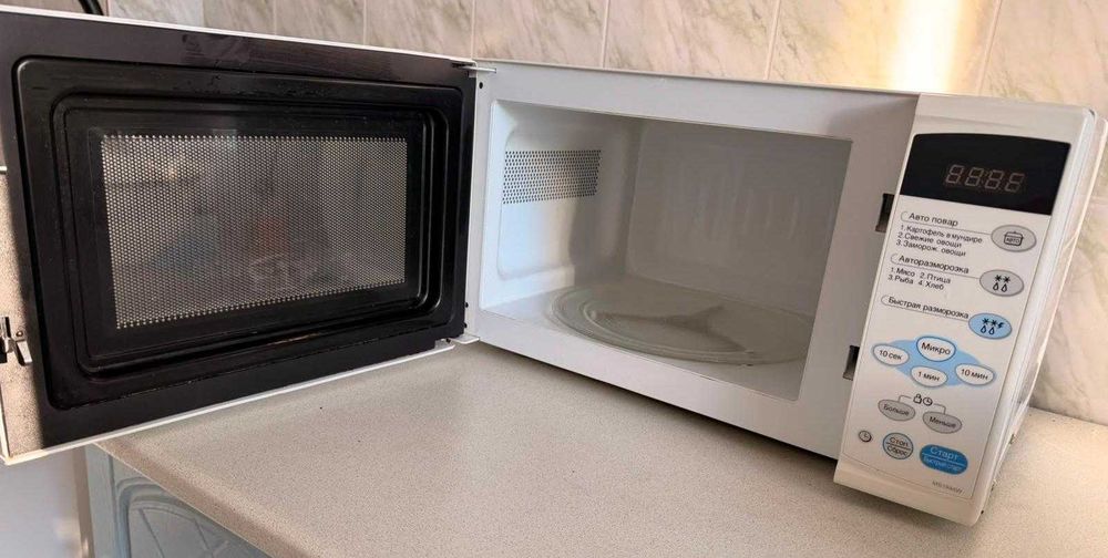 Продам микроволновую печь Lg