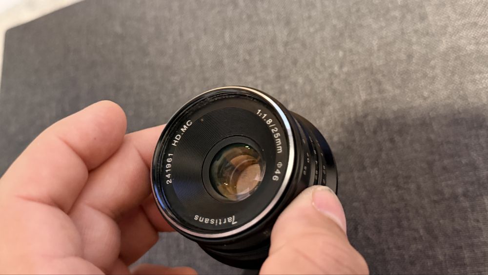Obiectiv 7artisans 25mm f/1.8 cu focalizare manuală, montură FujiFilm X.