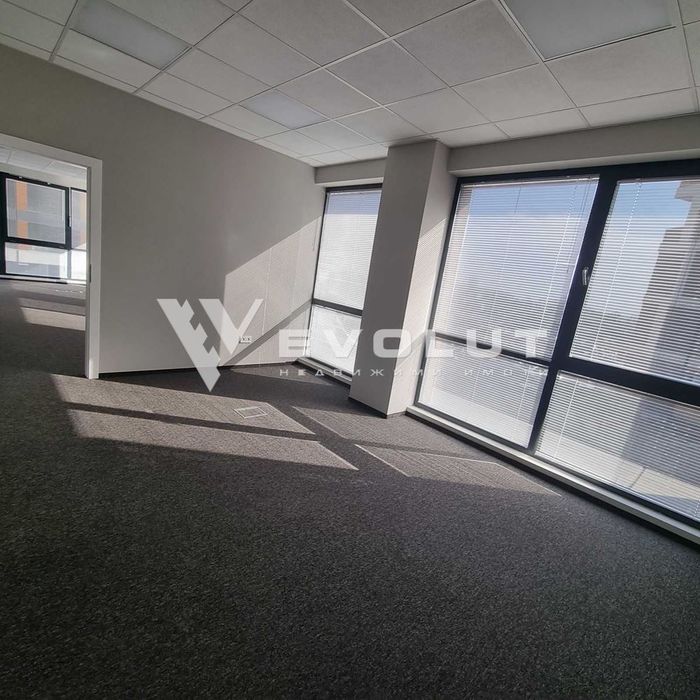 Дава се под наем Офис в София, Малинова долина - 150 кв.м за 1500 € - Снимка #1