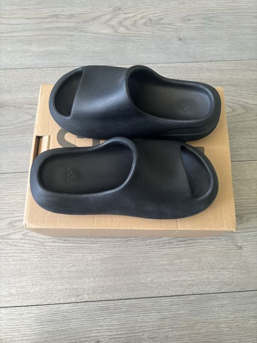 Yeezy slides.