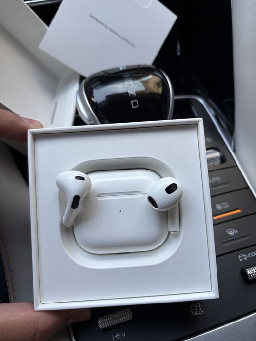 Продам AirPods 3