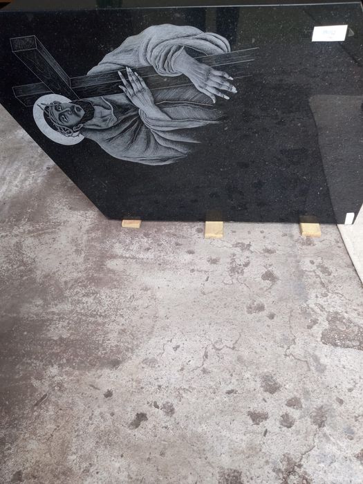 Piatra funerara pt. mormânt, granit negru din România