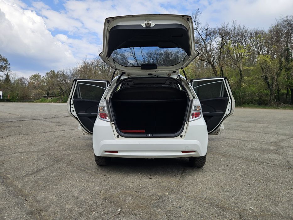 Honda Jazz 1.4 бензин хибрид