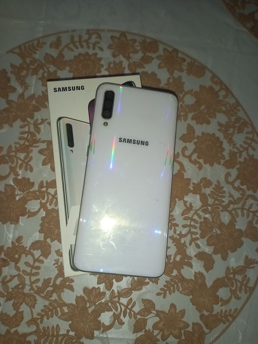 Продам телефон Samsung A 70