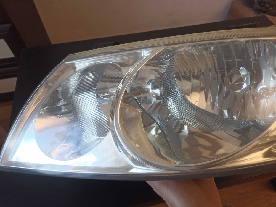 Фара Ниссан Альмера Классик оригинал