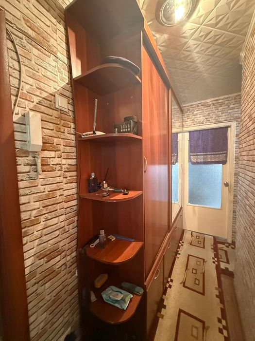 Продам Шкаф Продам прихожую.
Состояние б/у. Дверцы открываются не