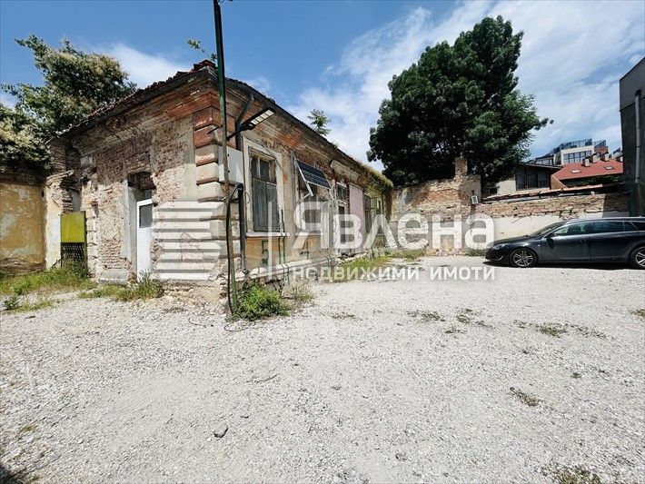 Продава се Къща в Варна, Център - 150 кв.м за 3300 €/кв.м - Снимка #2