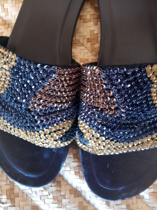 Дамски чехли от Zara, но 38, запазени