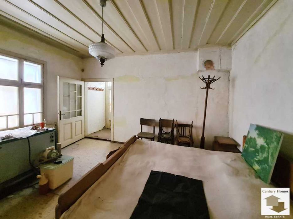 145272 Едноетажна къща за продажба в в центъра на гр. Полски Тръмбеш