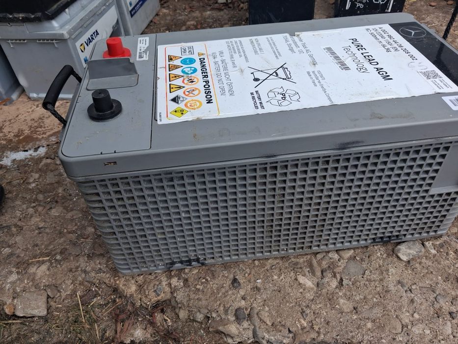 De vanzare 225 ah AGM