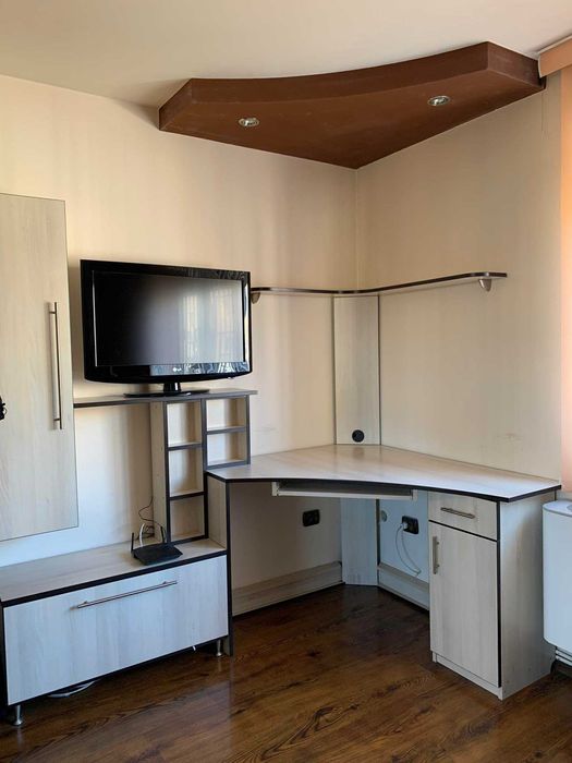 Мебели - гардероб; скрин, бюро