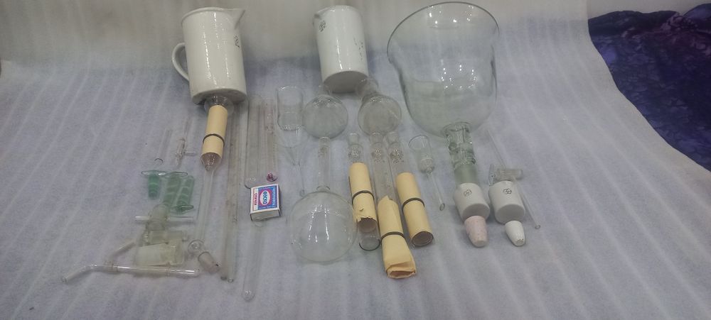 Колбы,стаканы,мерки
