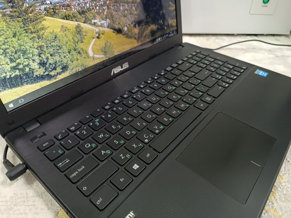 НОУТБУК Asus для работы и учёбы.