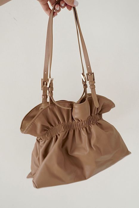 Бежова мека чанта Зара | Beige soft bag Zara