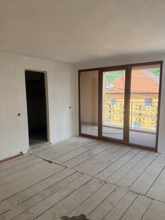 Casă în centrul Sighișoarei + 1.800 mp teren | Ideală pentru pensiune | 300 m