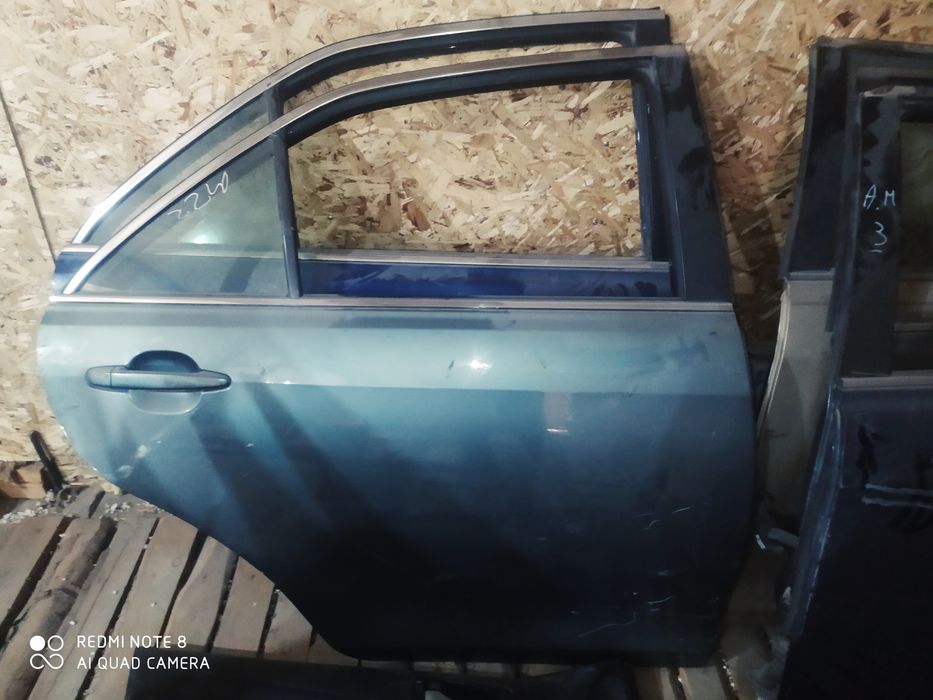 Toyota camri 40 дверь
