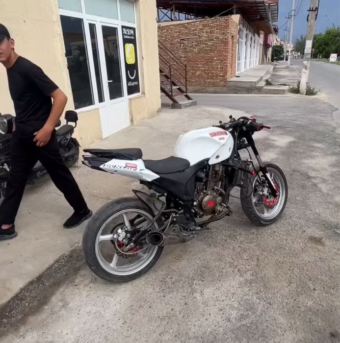 Motosikel suzuku sportbike