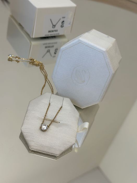 Златисто колие Swarovski-чисто ново