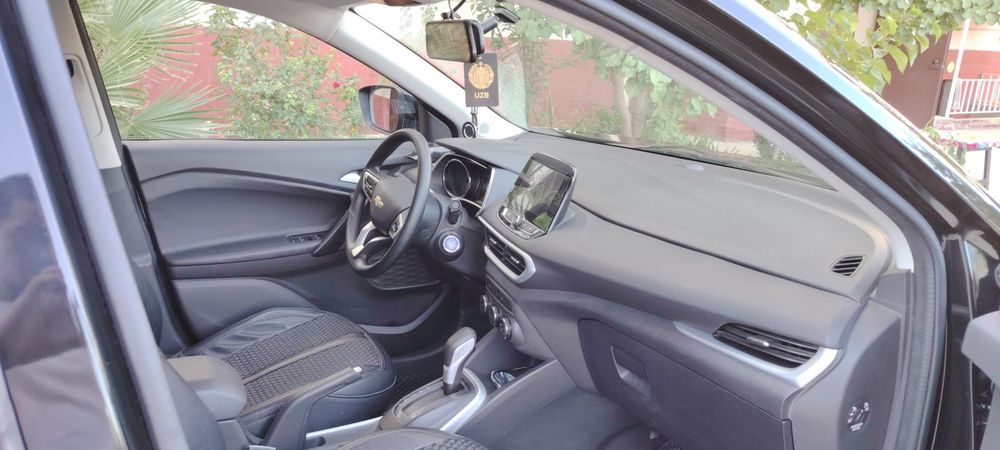 CHevrolet TRACKER-2