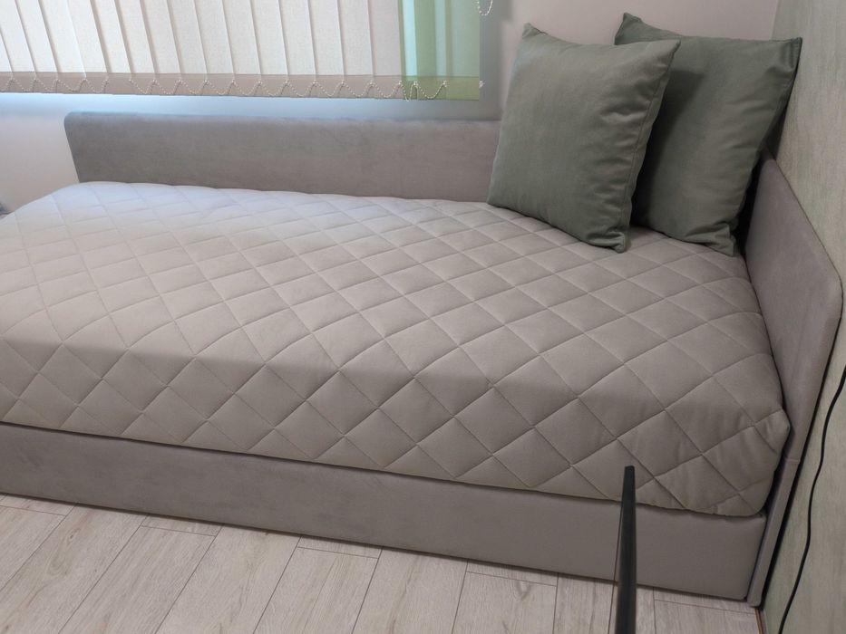 Тапицирани поръчкови легла - 2 броя