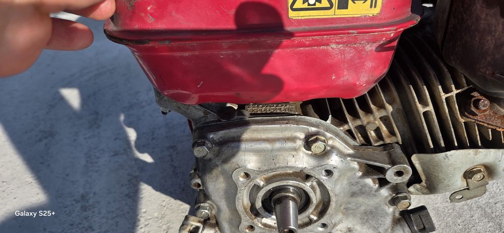 Vând motor honda gx200  original