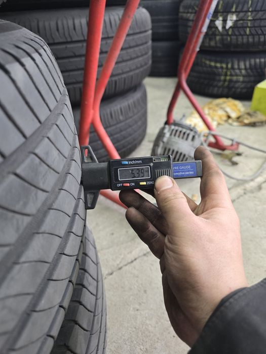 4 Броя 215/55/17 Michelin 2x6,5mm 2x5,4mm