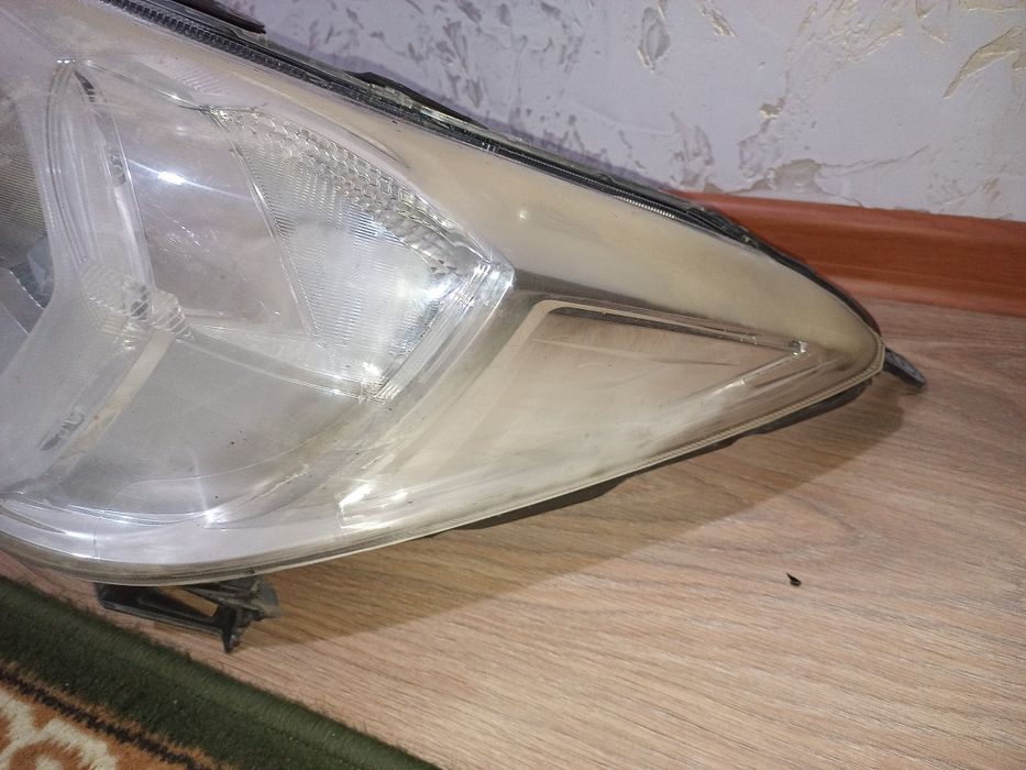 Фара левая сторона с водительского
