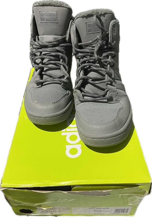 Зимние кроссовки Адидас