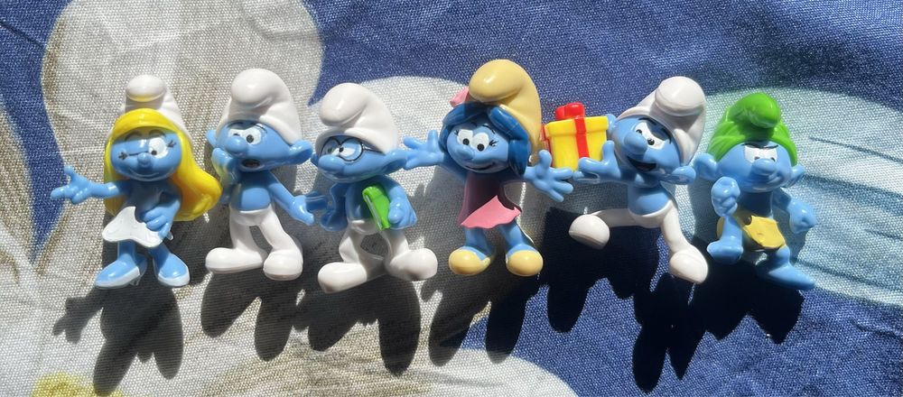 Vând Ștrumfii din colecția Kaufland 10 lei bucata