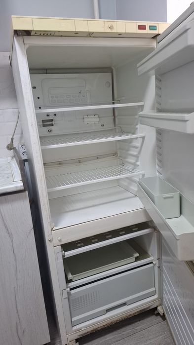 Продам рабочий холодильник