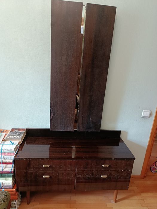 Продается советский комод + зеркало
