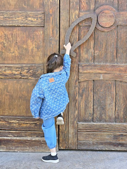 Продам джинсовый костюм