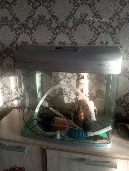Продам аквариум Jebo