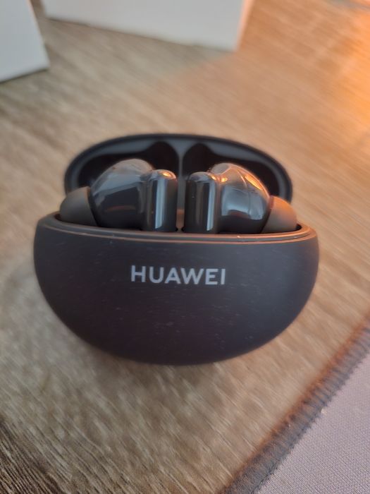 Комплект Samsung S24 Ultra 512GB + Huawei Watch 3 Pro + 2 чифта слушалки