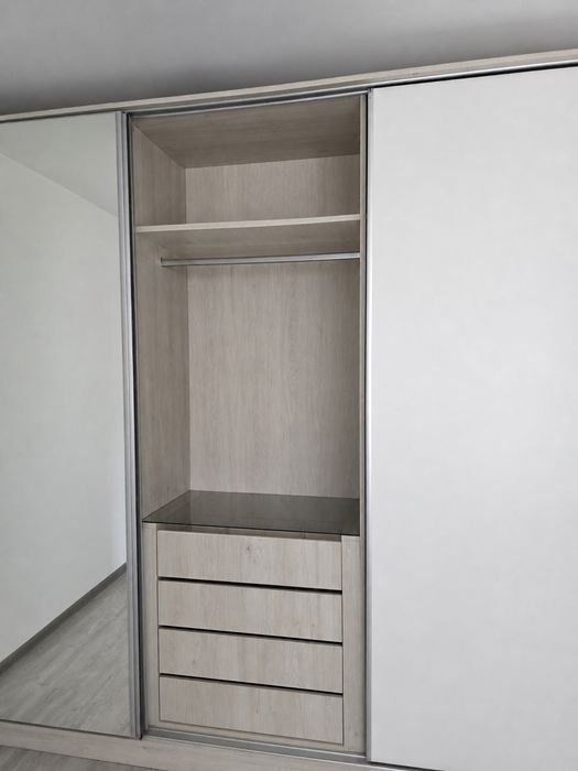 Vand dulap dressing cu usi glisante