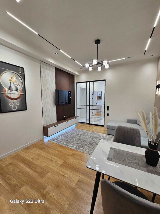 СРОЧНО Высокопотолочка Ш.Руставели 1 линия 3 комнаты новый ЕВРО ремонт