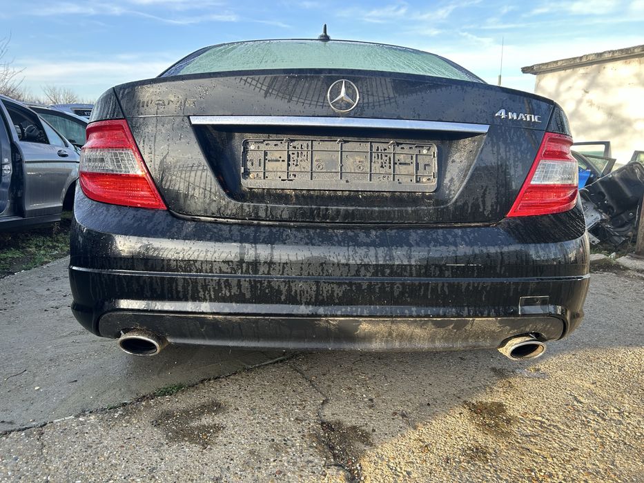 Mercedes W204 C300 V6 3.0i 231кс. 4matic 2009г. - НА ЧАСТИ