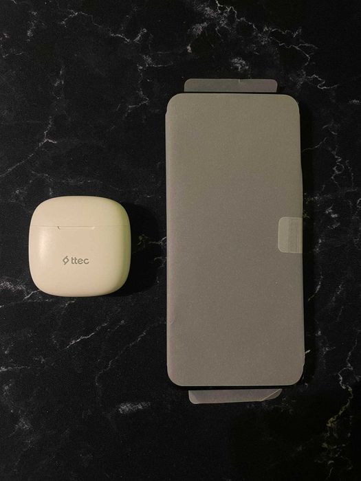 Нов телефон + подарък безжични слушалки